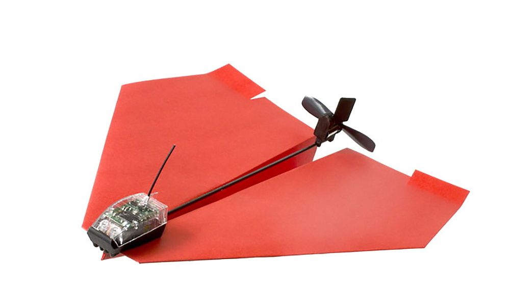 PowerUp 3.0: Det fjernstyrte papirflyet. Den lette propellmodulen festes på papirflyet, som kan styres fra en egen app på mobilen.