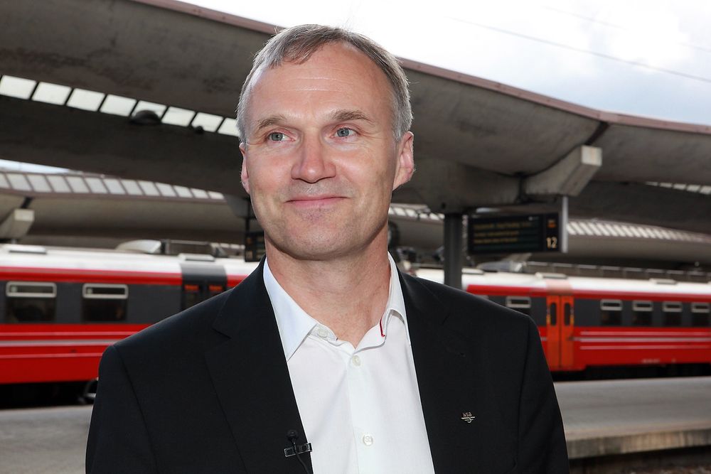 NSB-sjef Geir Isaksen sier NSB er helt avhengig av hjelp fra regjeringen om de skal klare å øke togtilbudet framover. 