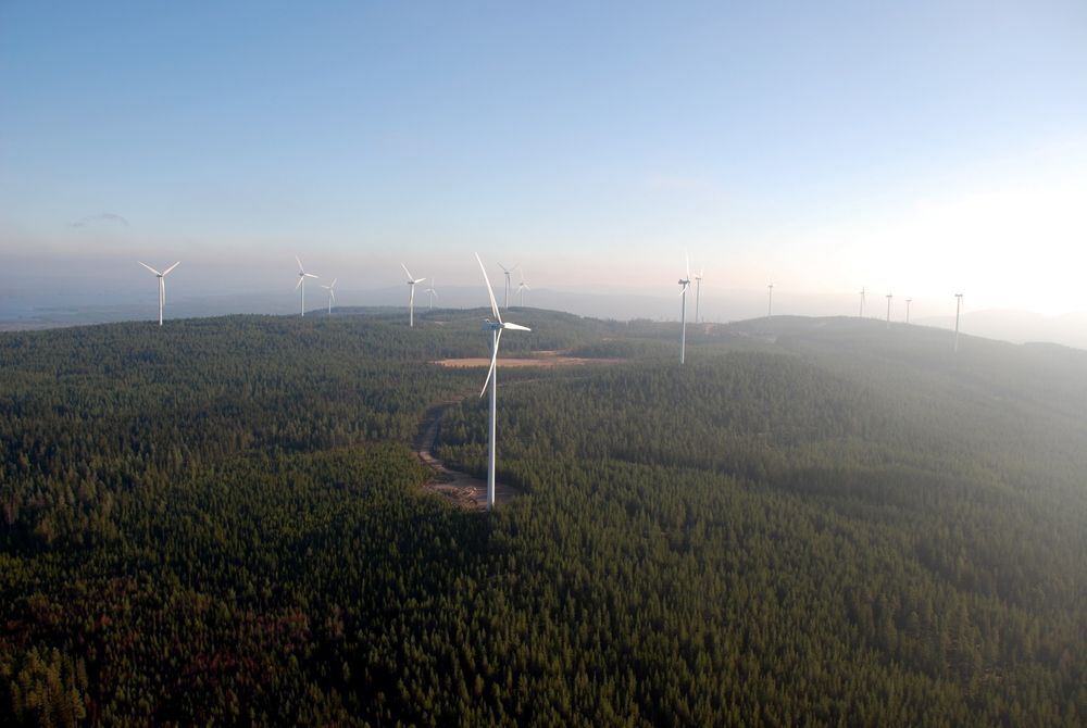 Google finansierer bygging av en ny landbasert vindpark i Sverige ved å kjøpe strøm for ti år. Her er en annen av O2s vindparker i Hedbodberget. 