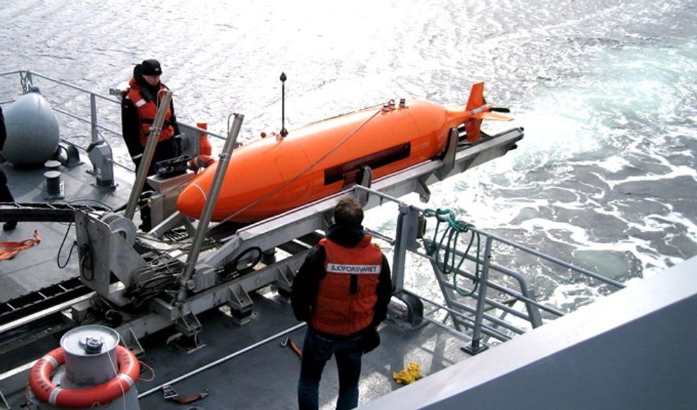 Sjøforsvaret har operert en Hugin-prototyp siden 2004 og er nå i ferd med å anskaffe flere slike AUV-er til minerydding. 