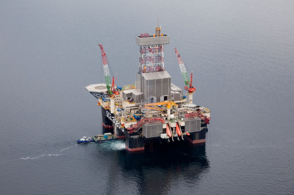 Krenget: I høst krenget riggen Scarabeo 8 i Barentshavet. Hendelsen viser at man aldri kan gi garantier for sikkerheten ved oljeleting. 