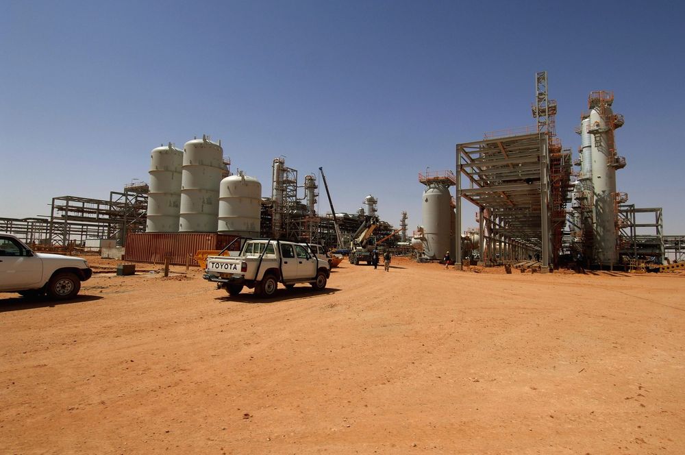Arkivbilde av gassanlegget i Amenas i Algerie, der Statoil er en av operatørene.  Flere utlendinger er bortført i et angrep på anlegget onsdag. 