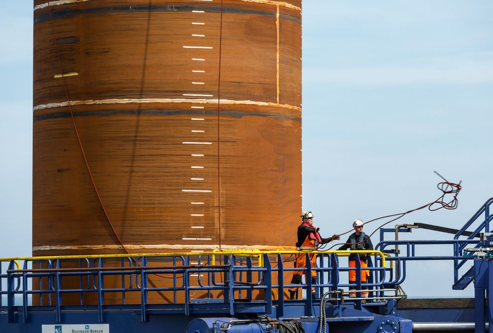 I perioder har det blitt installert i gjennomsnitt en pilar om dagen.