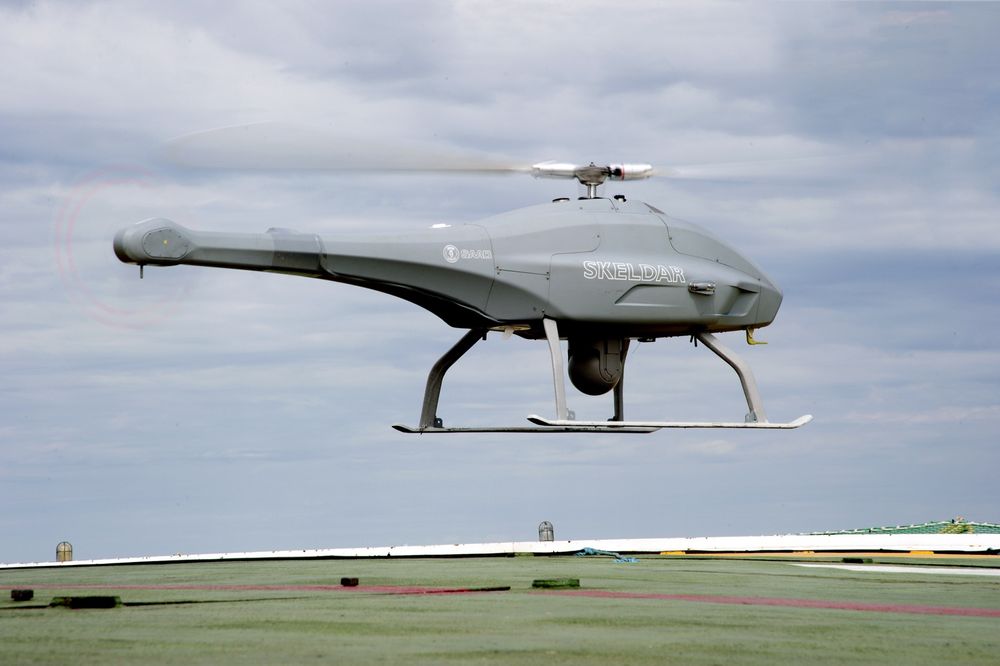 Saab Skeldar kan for eksempel ha med seg EO/IR-kamera og AIS-mottaker for overvåkingsoppdrag til sjøs.