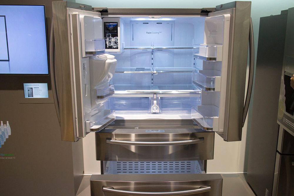 Svære greier: Samsungs nye side-by-side kjøleskap på 90 cm bredde kan lage egen "Farris".
