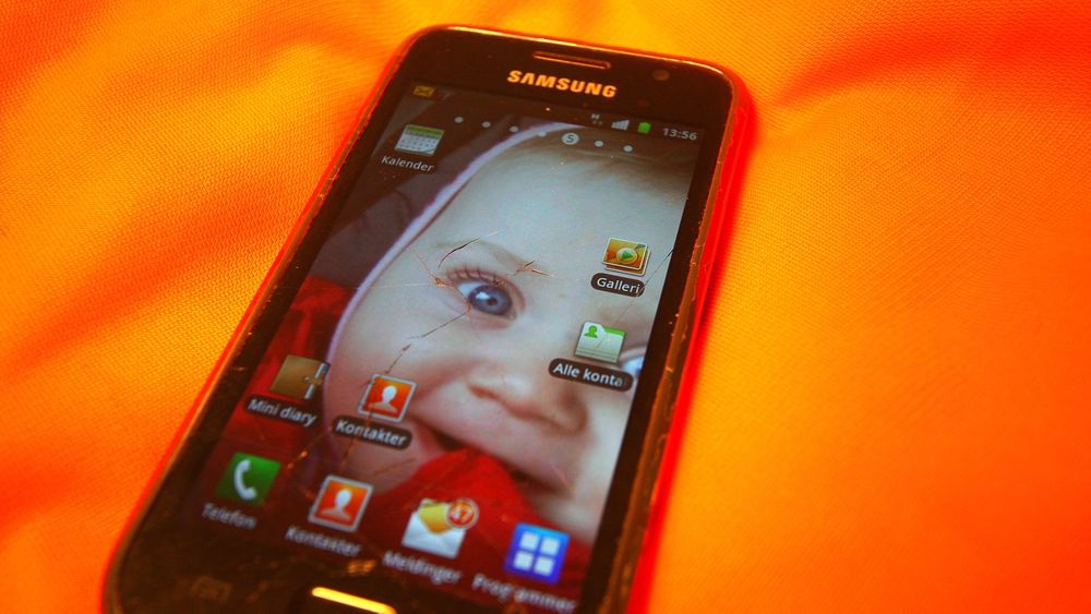 Samsung Galaxy S, SII og HTC One får ikke sende SMS eller ringe som følge av en oppgradering i Telenors mobilnett. 