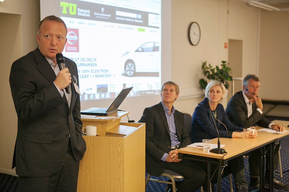 Statsbygg-sjef Harald Nikolaisen startet debatten om nytt regjeirngskvartal. Her sammen med Ole-Petter Thunes i Rambøll, Tine Hegli i Snøhetta og Petter Eiken i Bygg 21.