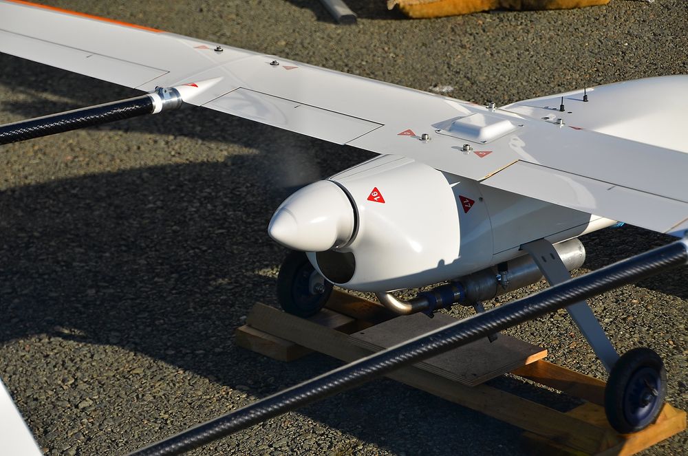 Propellen er i gang. Nå er det 20 kilos tunge Penguin B klar til avgang. 