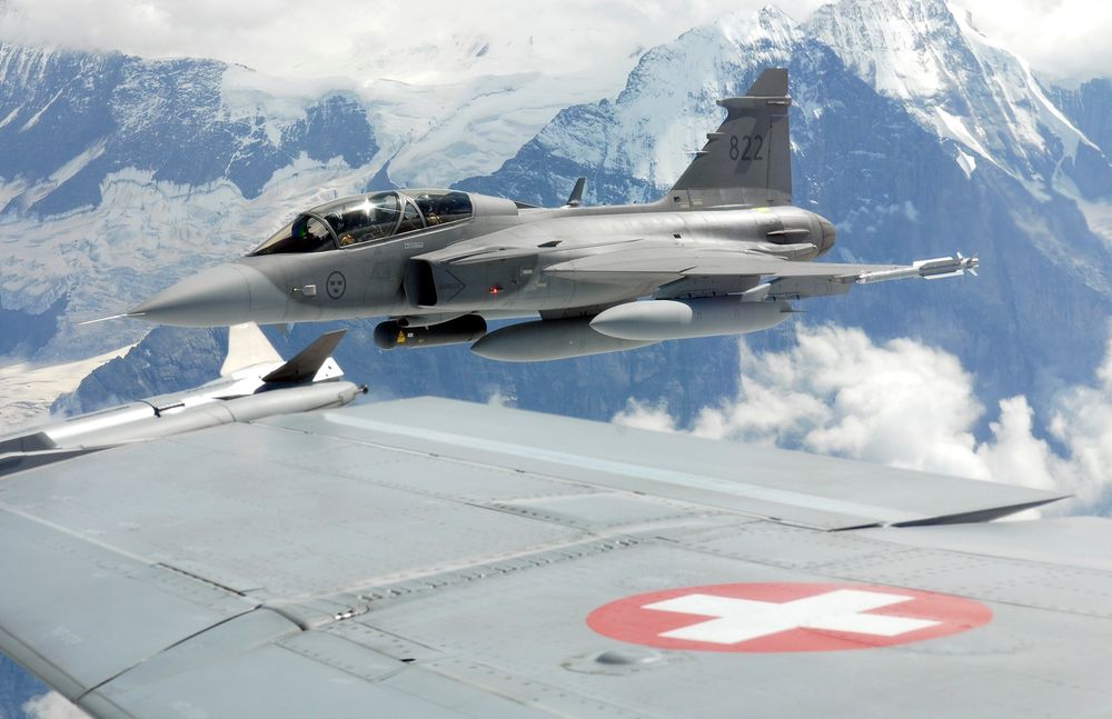 Sveits skal anskaffe 22 Jas-39E Gripen for i overkant av 19 milliarder kroner. Bildet viser en D-versjon. 