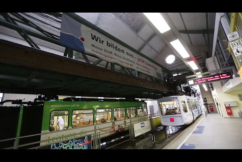 Inne på Wuppertal Haubtbanhof stasjon. FOTO: Håkon Jacobsen