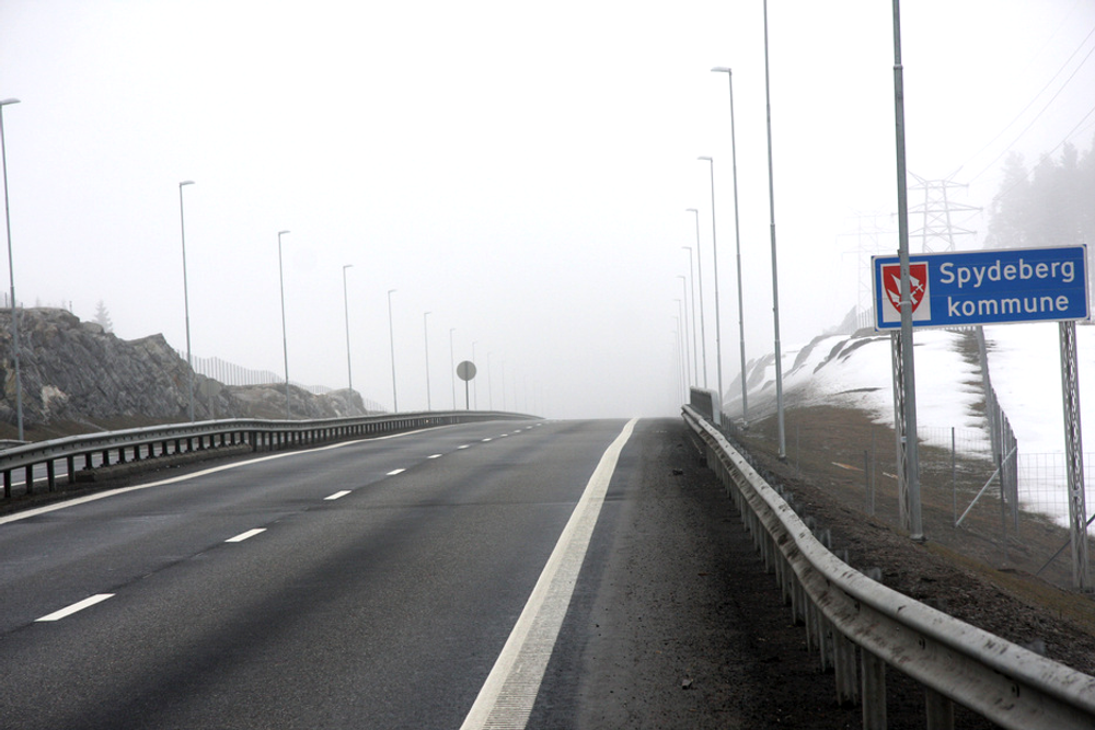 ØDELAGT: Nye E18 i Østfold ble i vinter ødelagt av telehiv, bare tre måneder etter at den åpnet.