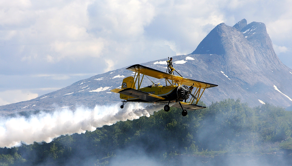 Kvinnene på vingen: Catwalk, som er en del av det svenske acroteamet Scandinavian Airshow.