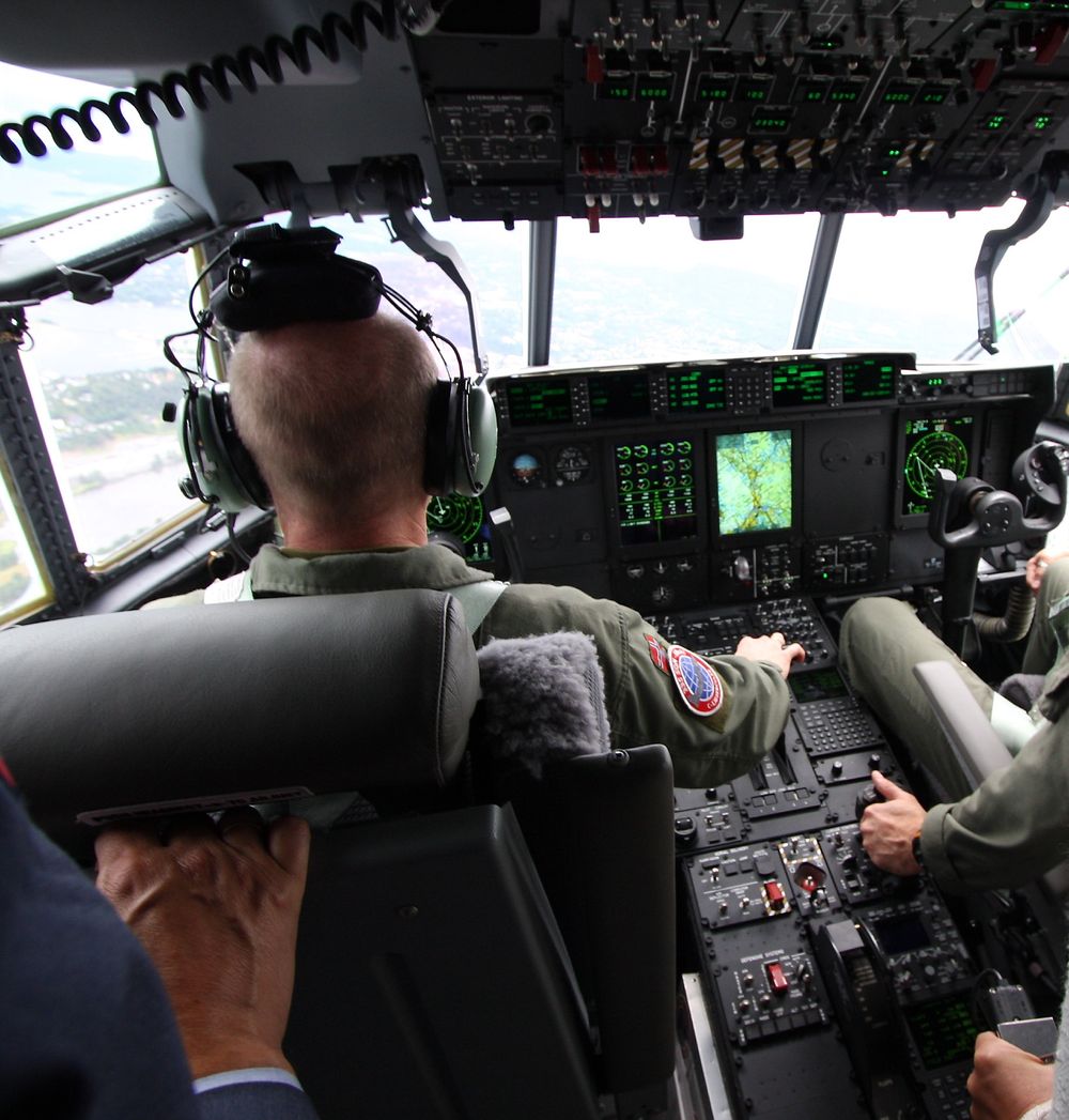 Den moderniserte cockpiten i C-130J 