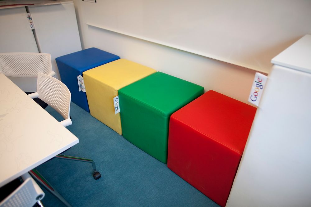 KJENNER DU IGJEN FARGENE? Google-symbolikken går igjen i detaljene.