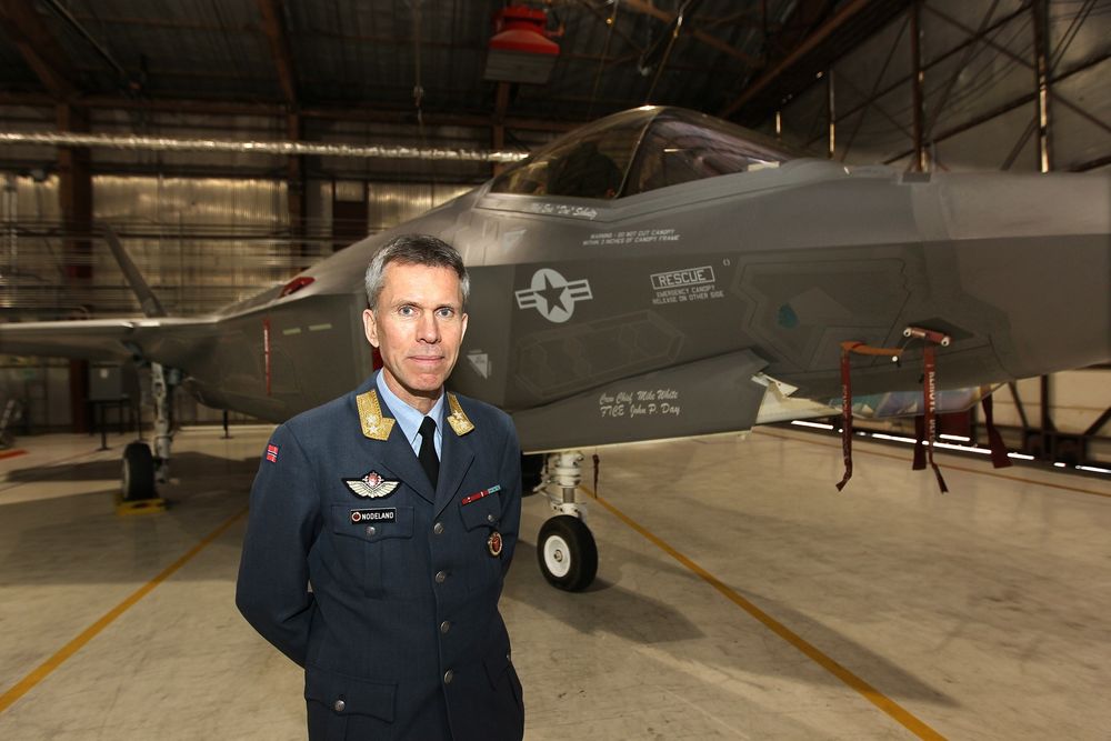 Stein Erik Nodeland er ansatt som ny direktør for Luftfartstilsynet bare 13 måneder etter at han begynte som programdirektør for F-35-programmet.