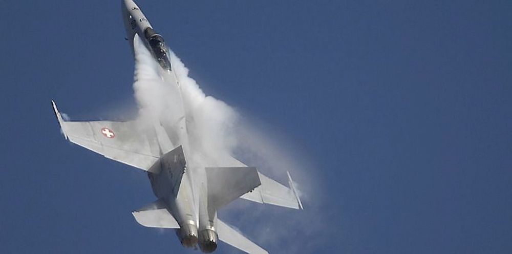 Sveits stiller også med solodisplay med F/A-18C Hornet 