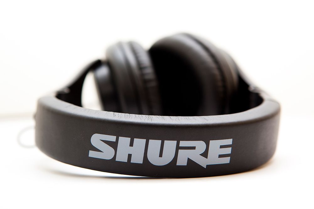 Shure SRH440 er et gigantisk sett hodetelefoner til rundt 700 kroner. De leverer strålende lyd, men er ikke akkurat veldig bærbare.