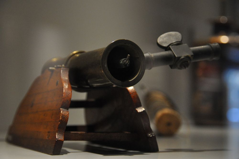 INSTRUMENT: Eletrisk kanon fra tidlig 1800-tall. Kan ha tilhørt Thomas Bugge.