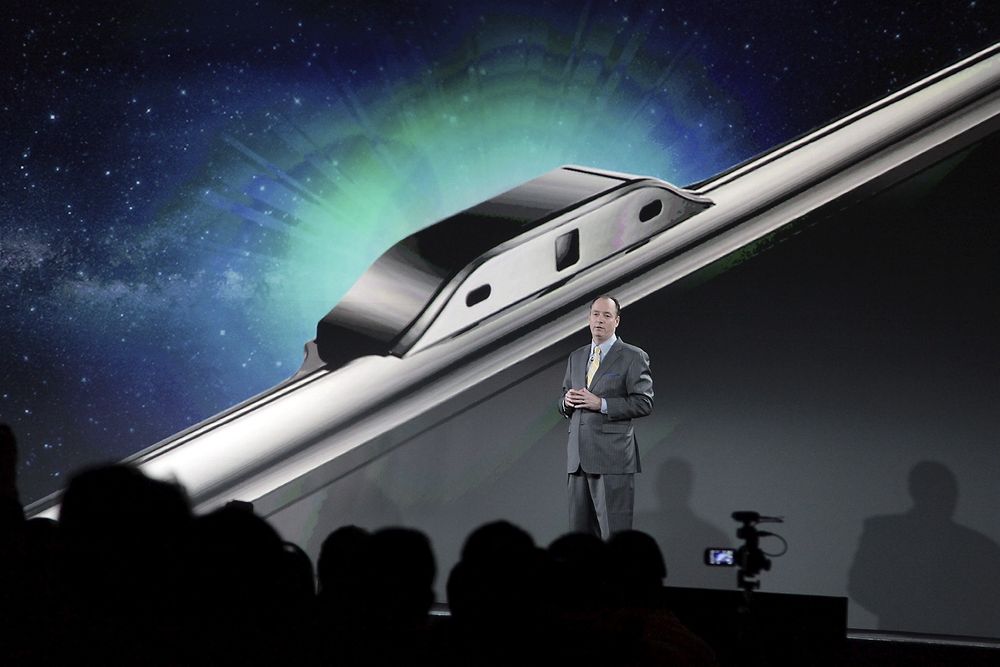Samsung og LG har tenkt i like baner også når det gjelder TV-ens utvidede funksjoner - begge viste nemlig frem et "Kinect-inspirert" system.
