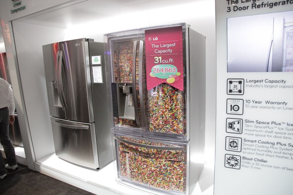 LG måler sine største kjøleskap i hvor mange gelebønner de får plass til. 264863 er tallet her.