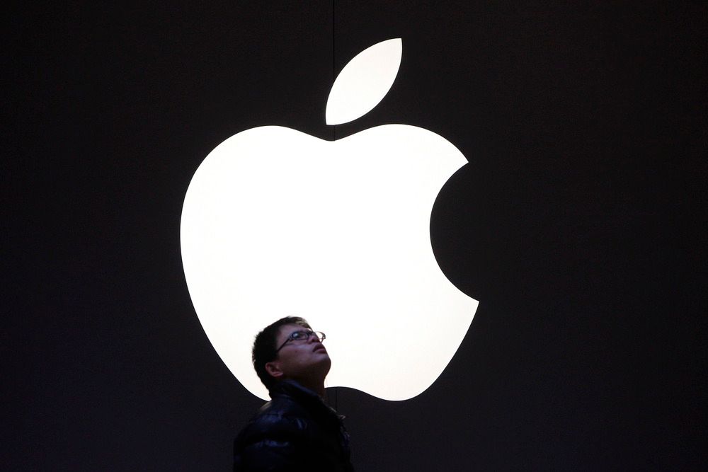 LØNNSOM BUTIKK: Apple tjener store penger på sin iPhone. 