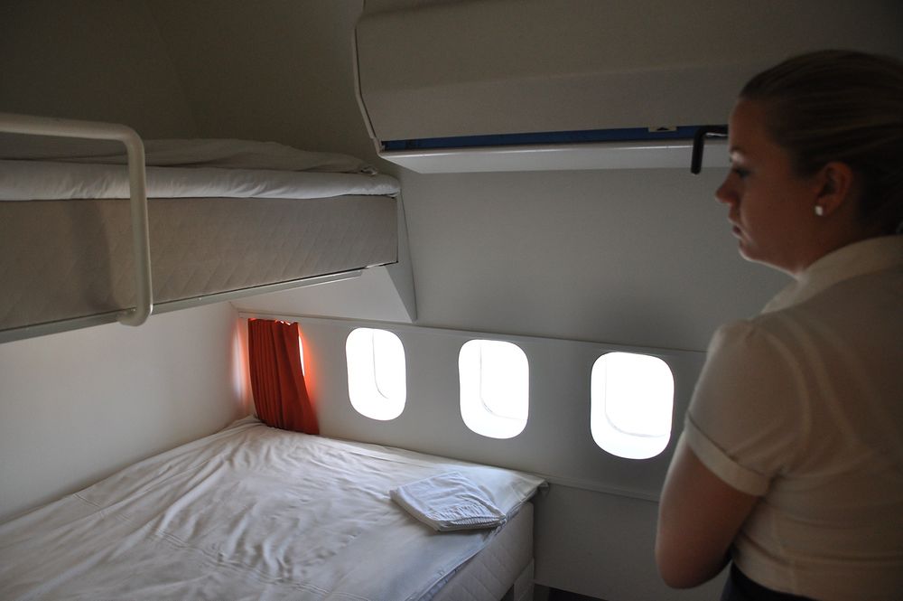ØKONOMIKLASSE: Her kan tre personer sove.