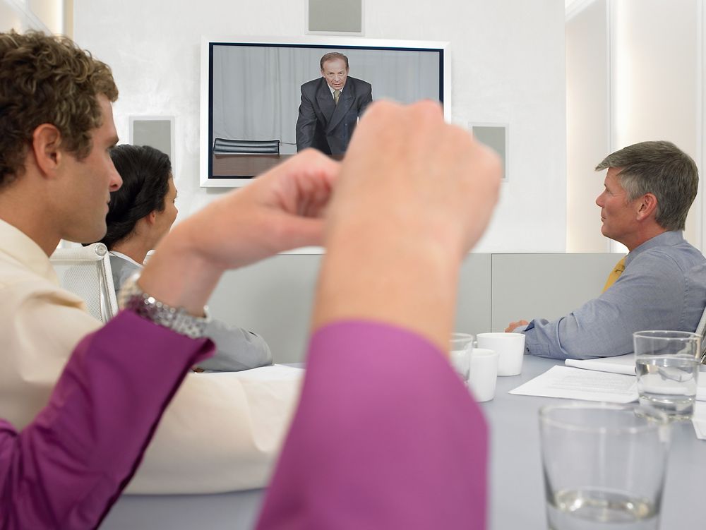 TOMMELEN NED: Kun én av fem bedrifter har eget utstyr for videokonferanse.