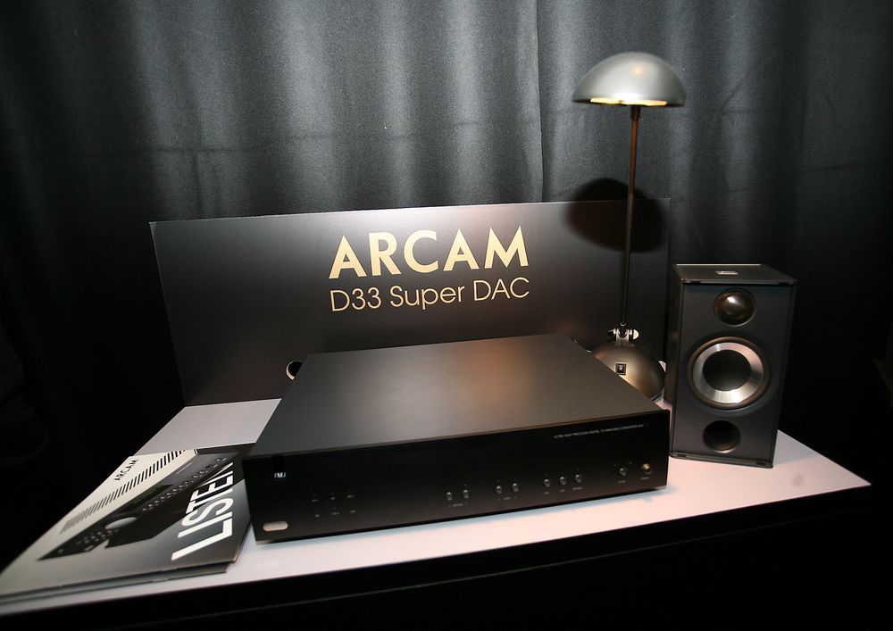 MESSE: Arcam brukte messa på å lansere sin nye referanse-DAC. FMJ D33 SuperDAC er det velklingende navnet. DAC-er er blant det heteste innen HiFi om dagen.