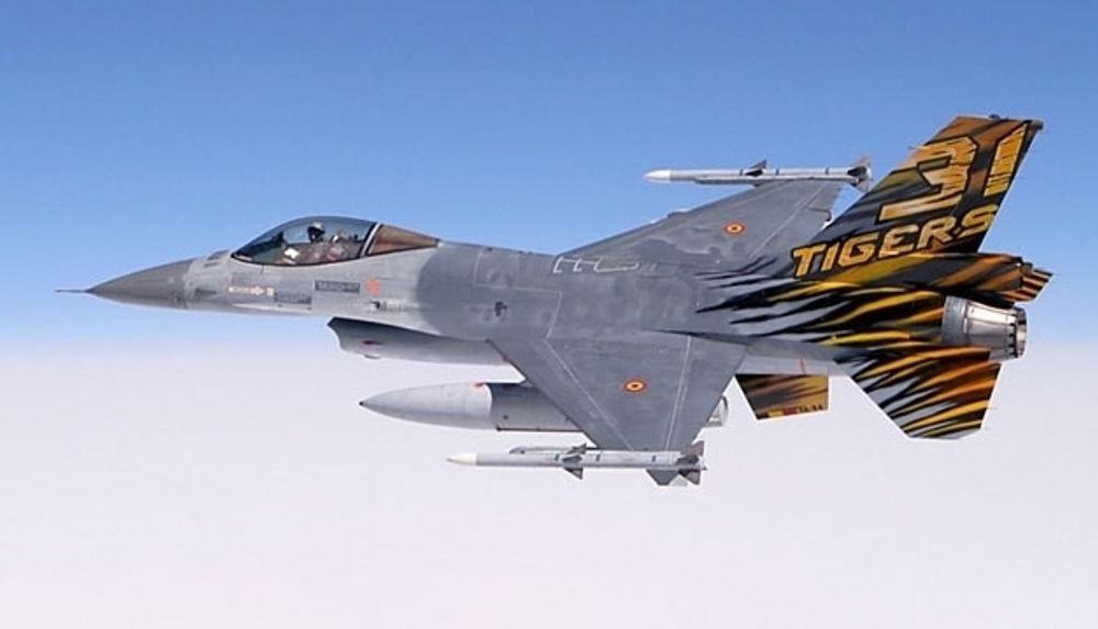 TIL ØRLAND: Tigerdekorert F-16 fra Belgia som skal fly oppvisning på flyshowet.
