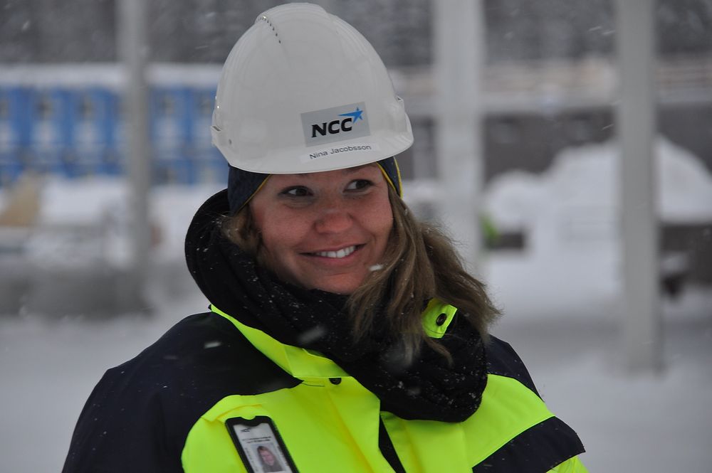 KOMMUNIKATOR: Nina Jakobsson er NCCs pressekontakt på byggeplassen.