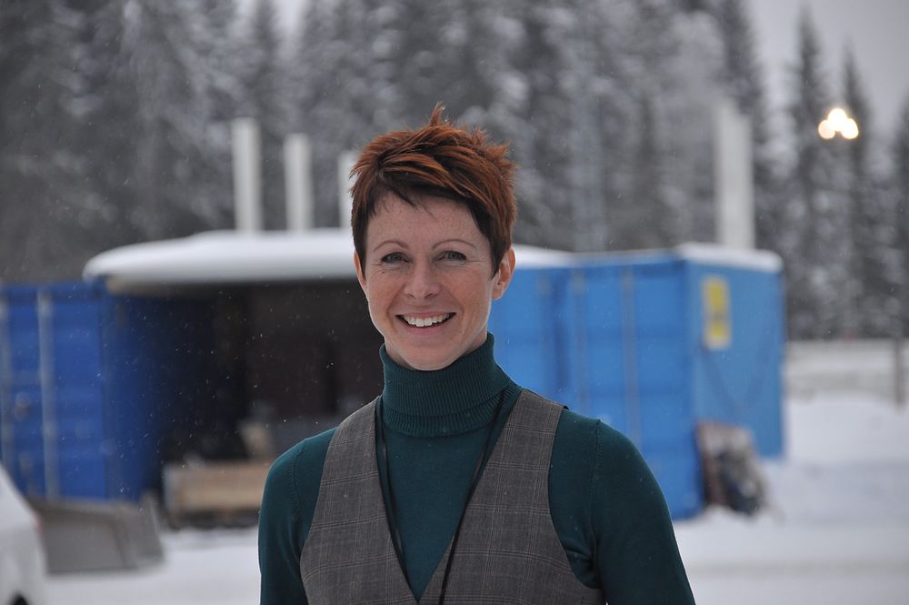 PROSJEKTSJEF: Ingeniør Sari Ekblom er sjef for virksomheten til NCC i region Norrland. For tiden har hun kontor i en brakke ved Facebook-byggeplassen i Luleå.
