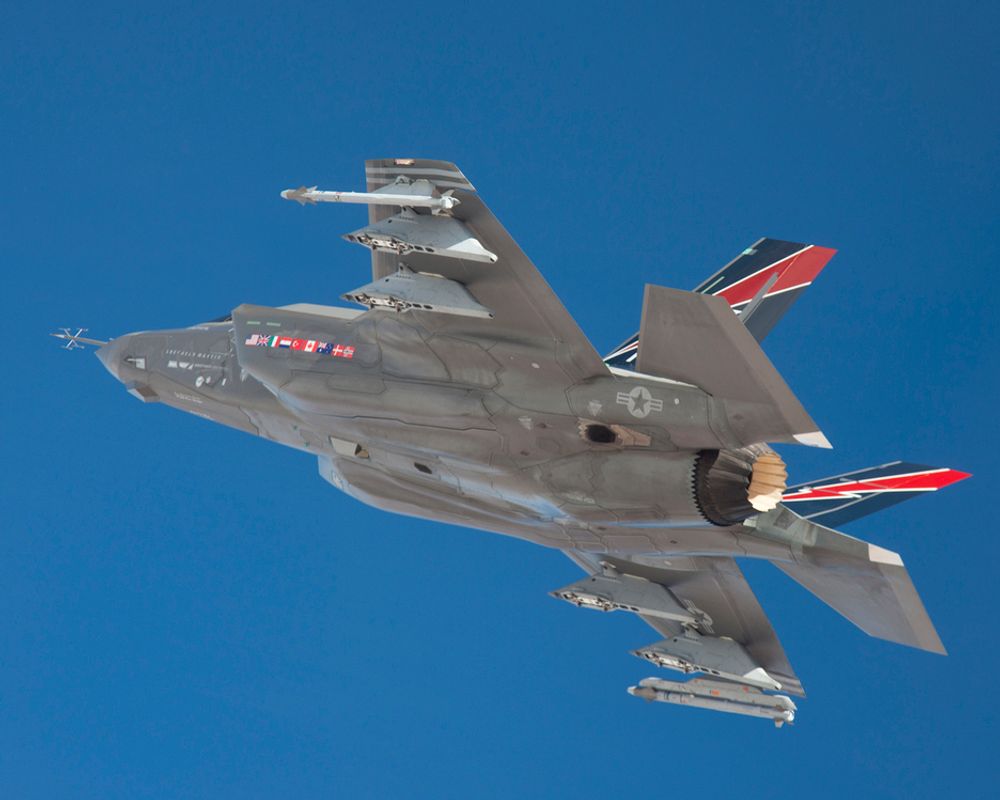 F-35 kan hake av et nytt punkt i testprogrammet, etter at flyet nå har vært i lufta med eksterne våpen.