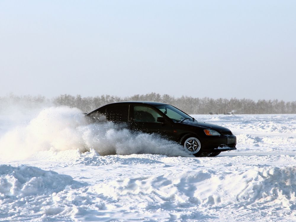 Bil på snø