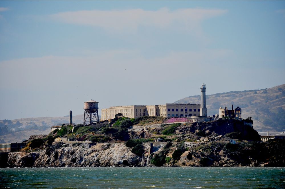 FORFALLER: Fengselsbygget på øya Alcatraz i San Francisco trenger en grundig overhaling.