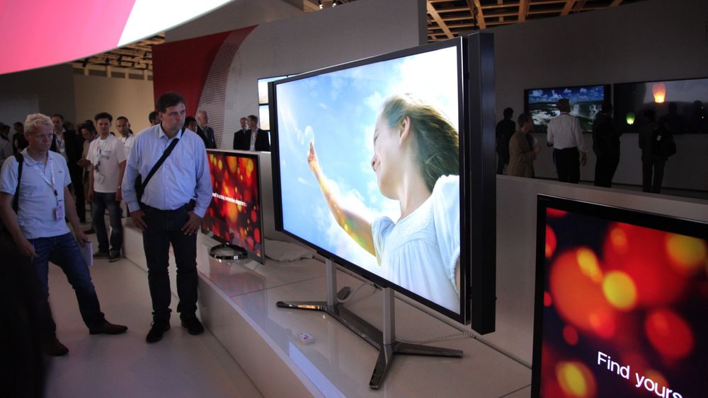 Sony lanserer en 84 tommer stor TV med 4K-oppløsning. TV-produsentene tror UltraHøy Definisjon kan gi god fortjeneste.