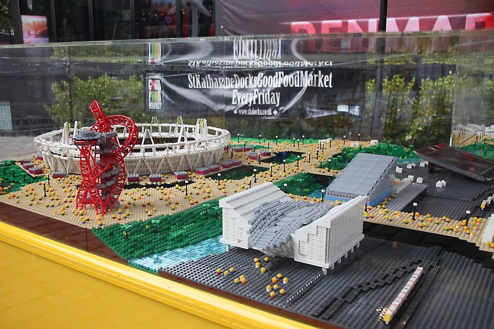 PÅ UTSTILLING: 250 000 Lego-brikker ble brukt i modellen av OL-parken.