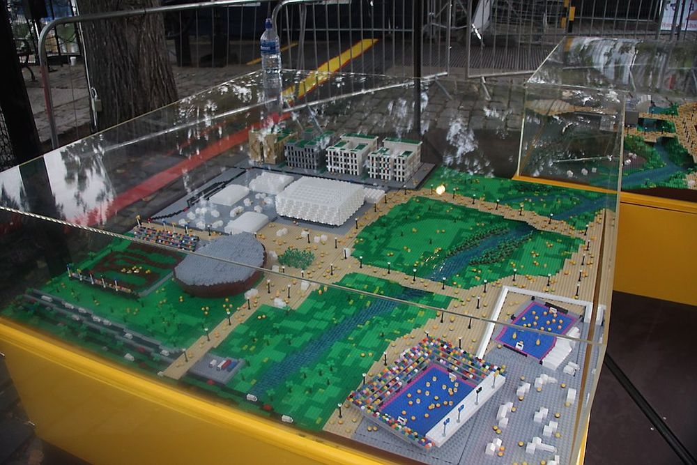 DETALJERT: 250 000 Lego-brikker ble brukt i modellen av OL-parken.