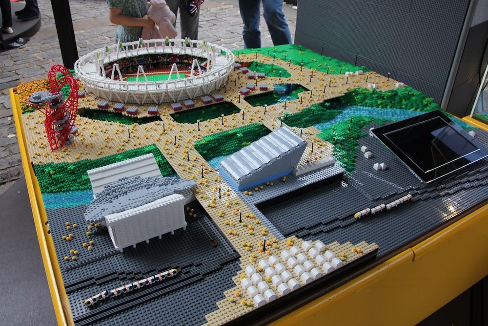 IKKE EN REPLIKA: Lego-parken er hverken en skalamodell eller en perfekt kopi, men det ligger åpenbart grundig research bak byggingen.