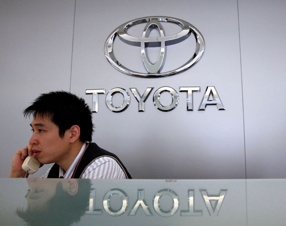 Toyota må tilbakekalle 21.000 biler i Norge på grunn av en mulig feil i bakhjulsopphenget. 