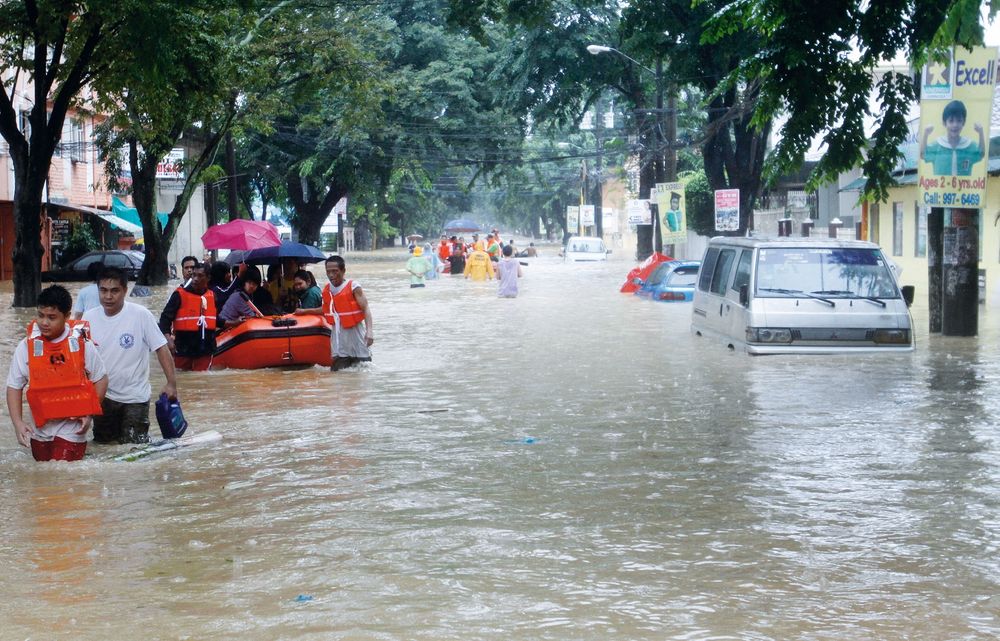 EKSTREMVÆR:  11 dager med heftig­ monsunregn i forrige uke førte til at minst 850 000 av Manilas cirka 12 millioner innbyggere måtte flykte fra sine hjem.  Foto: Scanpix   