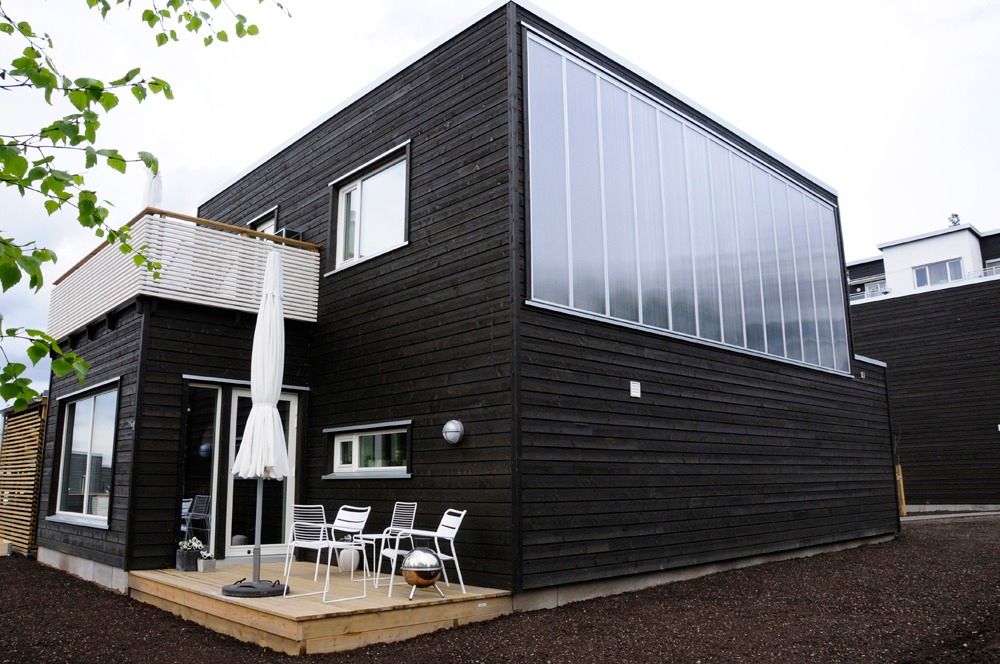 MODULER: Obos har bygget passivhusene på Mortensrud. Der er Aventa Solars solfangere integret. 
