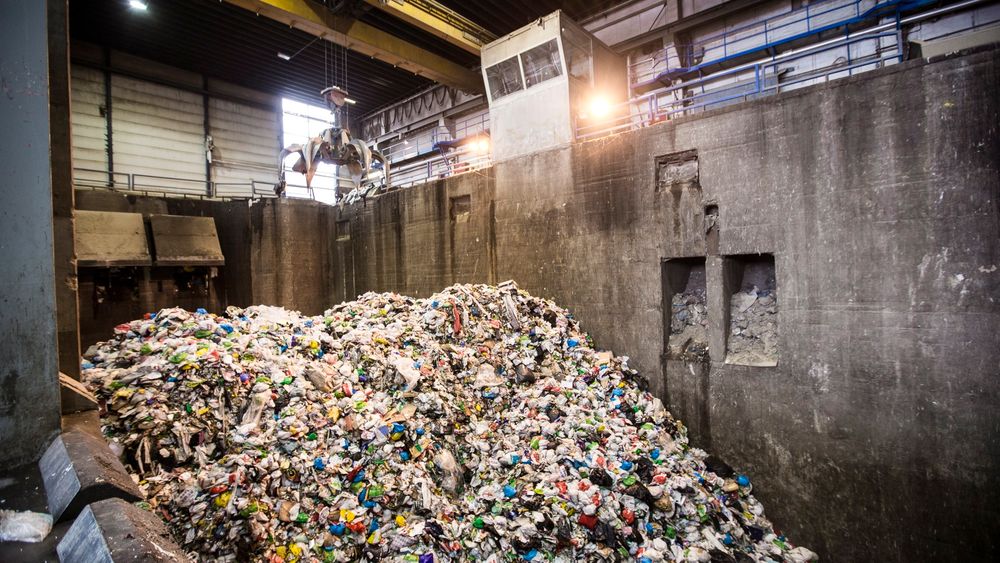 Mer enn 2000 tonn avfall ligger klart til forbrenning. FOTO: Håkon Jacobsen