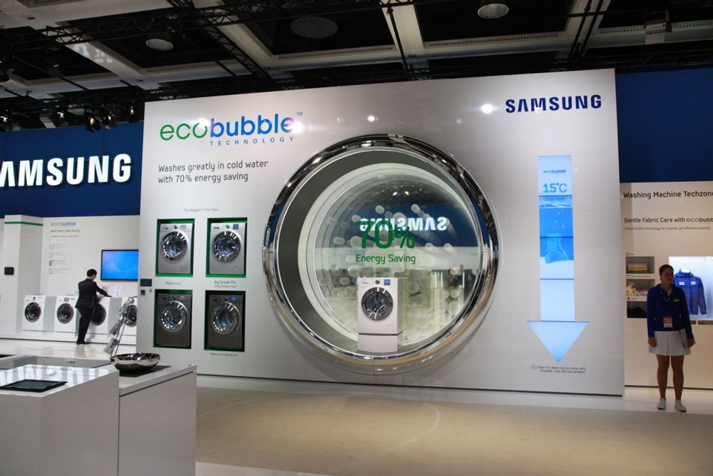 Samsung vasker med luftbobler, og hevder å kunne spare 70 prosent av energien som går med til vasking.