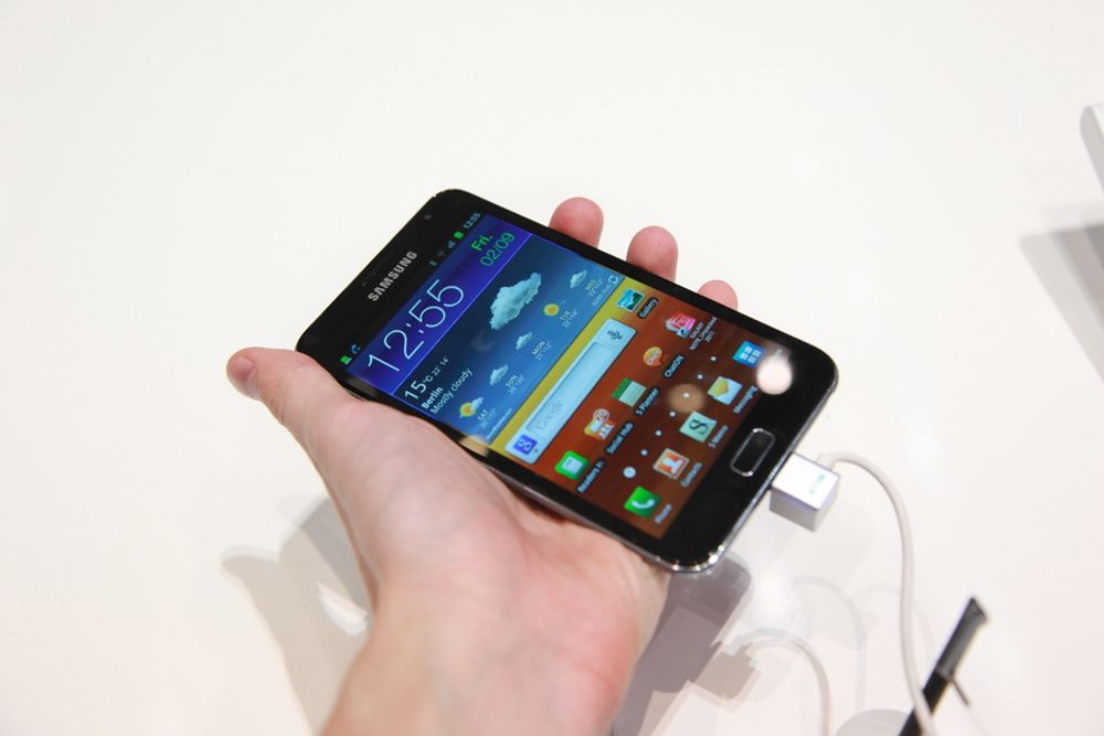 Samsung Galaxy Note var en av de største mobilnyhetene på IFA. Den har hele 5,3-tommers skjerm, dobbeltkjernet 1,4 GHz-prosessor og hele 1280x800 i oppløsning.