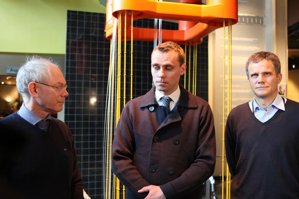 EU-minister Rompuy, Ola Borten Moe og Helge Lund måtte nøye seg med Statoils hovedkvarter i stedet for en tur offshore.