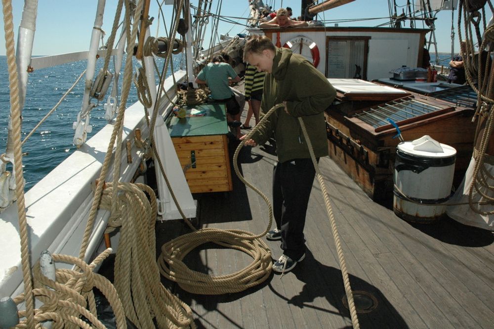 BRUKES: Støtte til fartøysvern skal sørge for at skipene kan settes i stand, vedlikeholdes og seiles. Bildet er fra et tokt med skonnerten Svanen sommeren 2009.