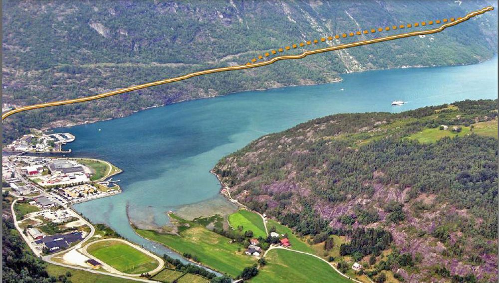 Den stiplete linjen i fjellsiden viser Streketunnelen slik den vil gå når forlengelsen er fullført.
Ill.: Statens vegvesen