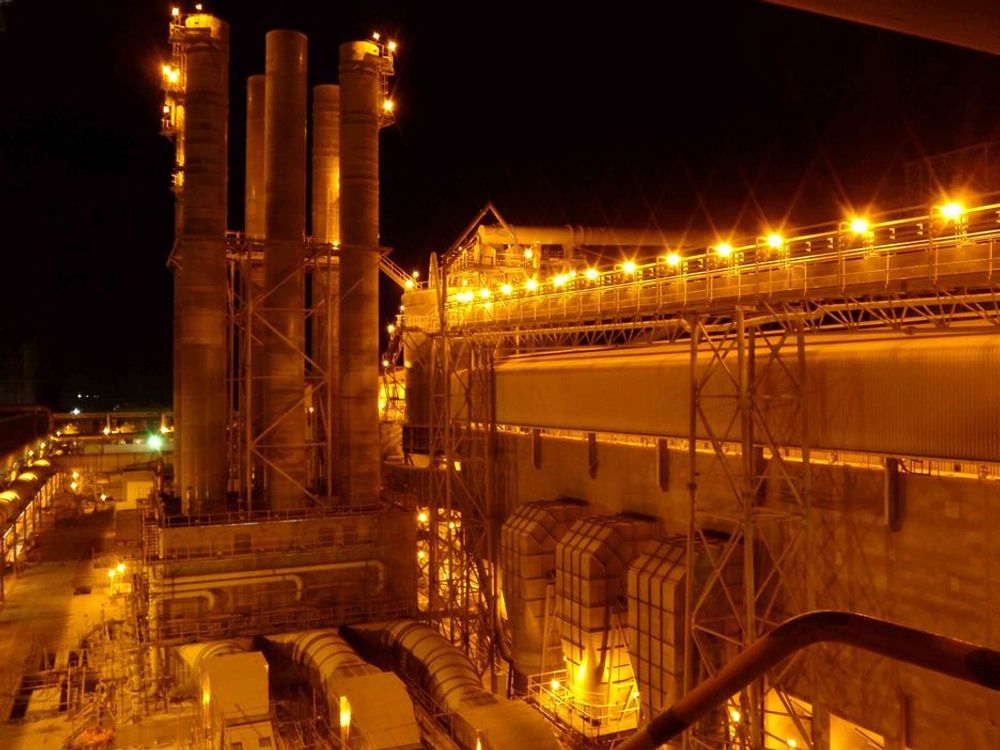 FJERNER FLUOR: Abu Dhabi aluminiumsverk med Alstom-teknologi for å fjerne fluor fra smelteverkets avgasser.