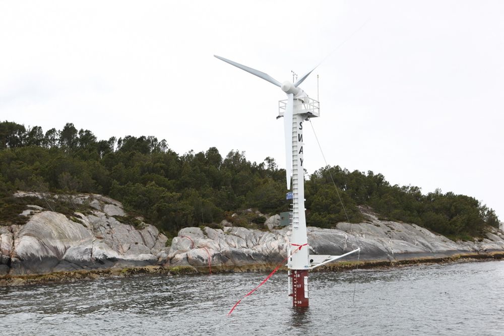 SØKK BORTE: Vindmøllen Sway forsvant under Berit sist helg.