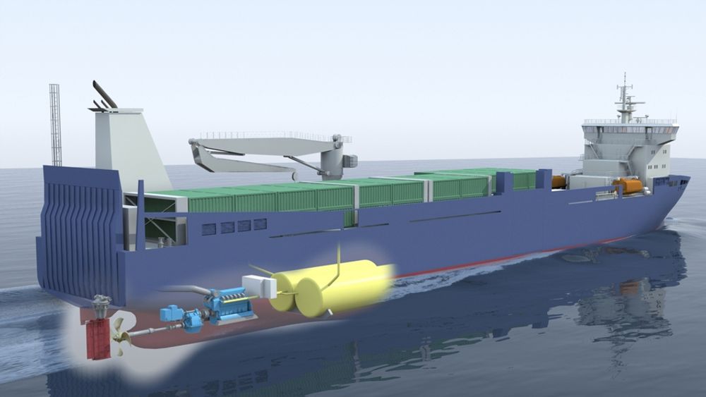 TAR PLASS: De to LNG-tankene tar opp plass, men rederiet Sea-Cargo sparer likevel mye penger på å gå over til LNG-drift.